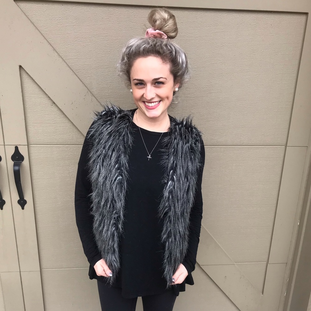 FEATHER BLACK/SILVER VEST